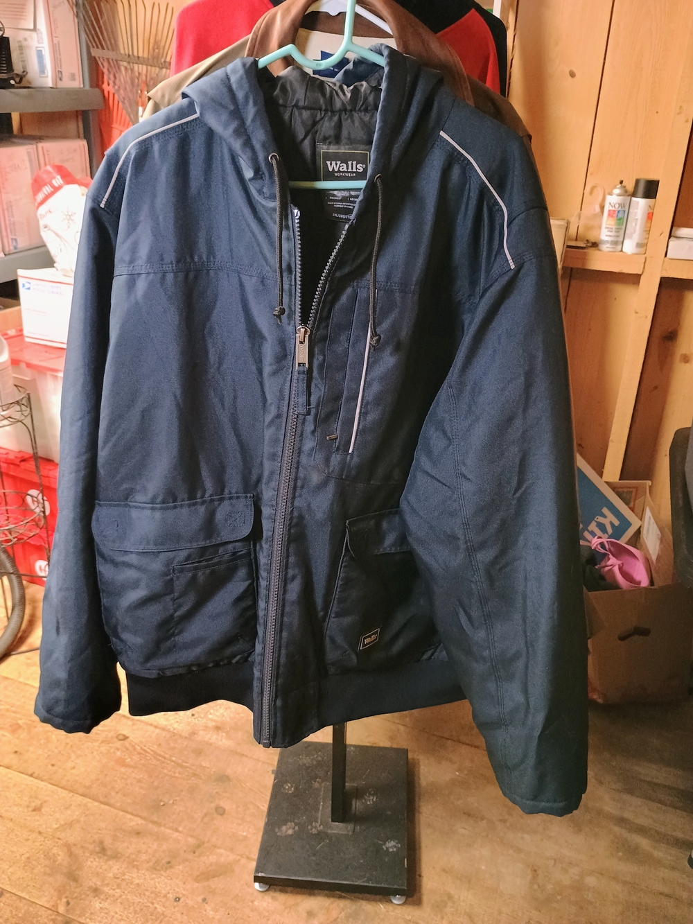 Walls Men's Navy Hooded Puffer Jacket Bin 5